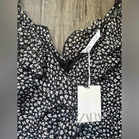 Zara Romper​​ - Picture 5 of 6